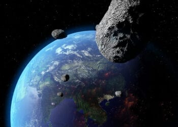 Grosso Asteroide, in immaginario avvicinamento verso la Terra.