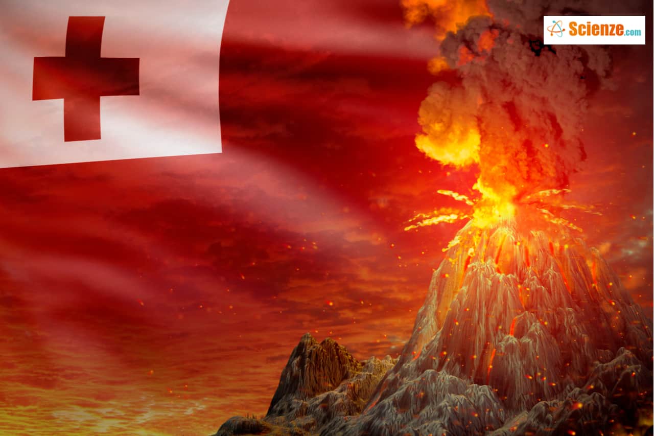 Eruzione vulcanica e sullo sfondo la bandiera di Tonga