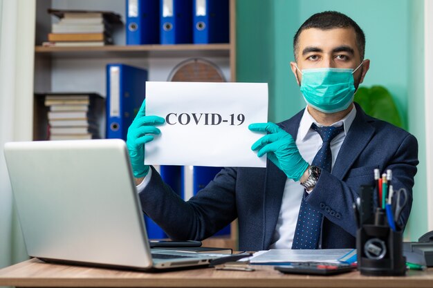 La variante XEC rappresenta un caso su 10 di COVID. Sintomi da conoscere