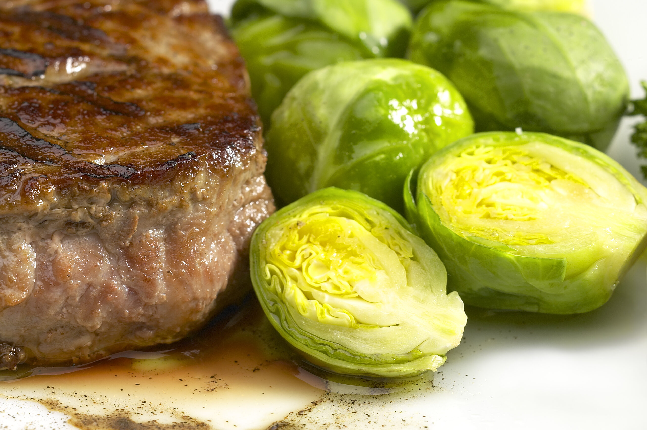 Carne ha gusto, consistenza e aroma unici. Come le alternative vegetali imitano l’originale